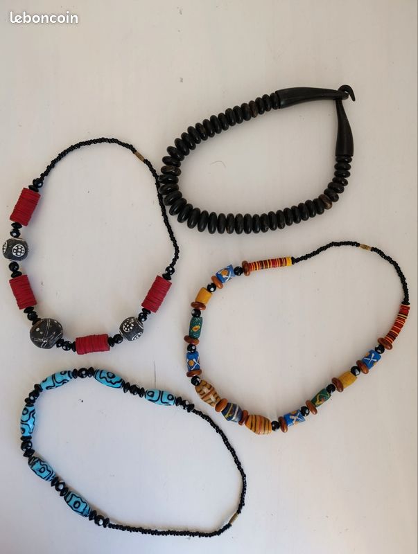 Lot colliers Afrique (image 1)