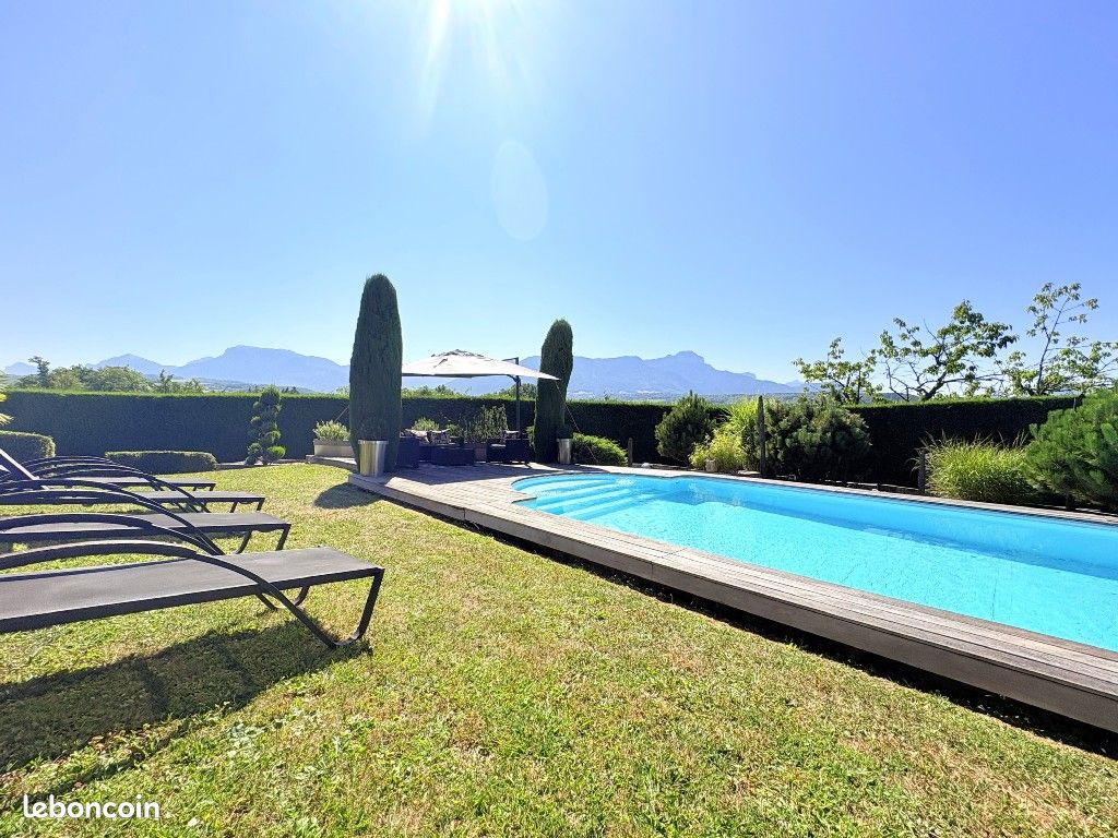 Maison 7 pièces 201 m² · à Groisy · 201 m² · 949 000 €