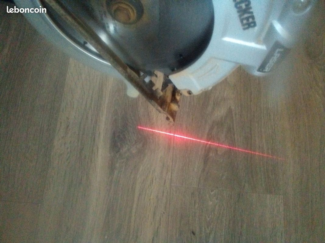 Black et Decker scie circulaire filaire KS1600L 1600w 65mm avec traceur laser grande puissance idéale travaux bricolage TBE (image 9)
