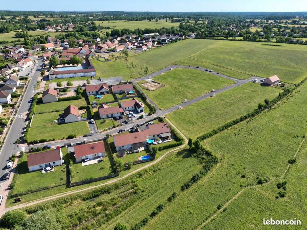 Terrains viabilisés à TRÉVOL (03) · 32 000 €