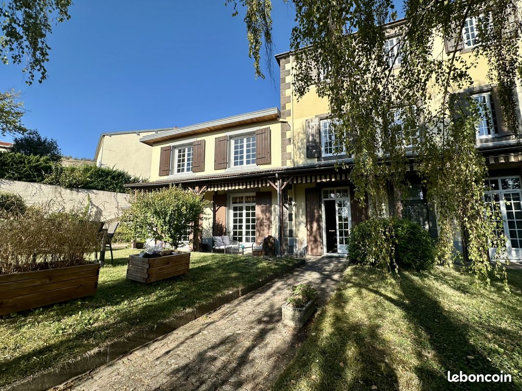 Maison 6 pièces 177 m² (image 1)