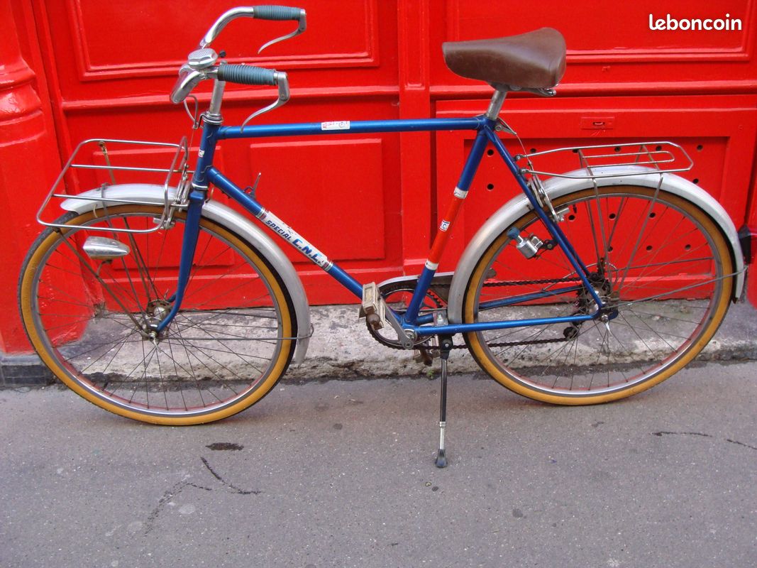 Vélo Porteur de ville Spécial CNC double porte bagages 1965 Bleu 3 vitesses au cadre, Cadre M T56 avec les roues en 650 x 35 B (roues de randonneuse) assez léger 12 kgs. Pneus Michelin World Tour (image 12)