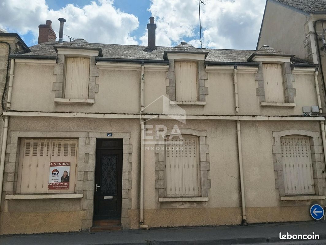 Maison 9 pièces 165 m² · à Lignières · 165 m² · 107 000 €