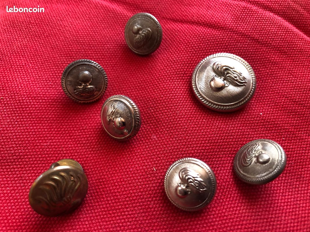 Lot 6 boutons d'uniforme de CARABINIERI italie + 1 bouton de manchette, motif grenade, gendarmerie (image 1)