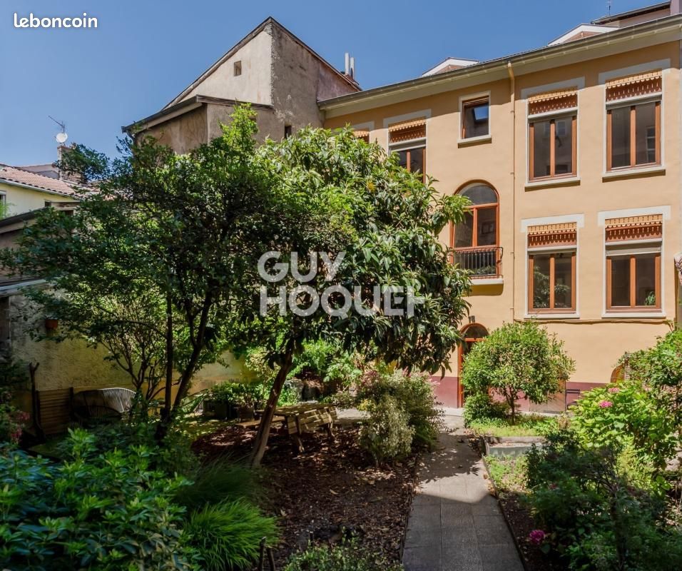Maison 6 pièces 176 m² · à Lyon · 176 m² · 925 000 €