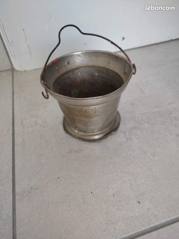 Ancien petit seau métal (image 1)