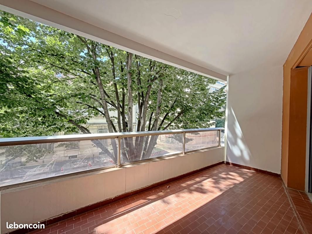 Appartement 2 pièces 57 m² · à Marseille · 57 m² · 990 €