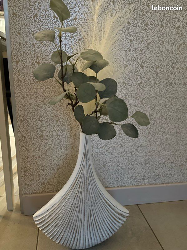 Vase (image 3)