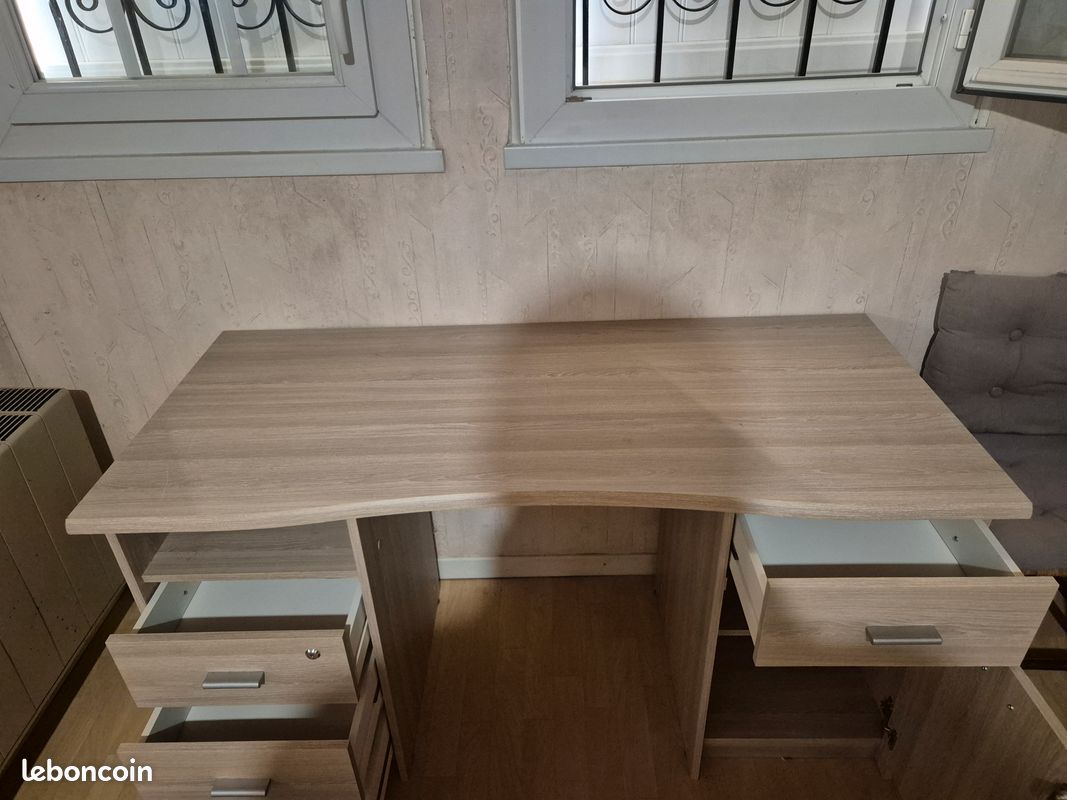 Bureau (image 4)