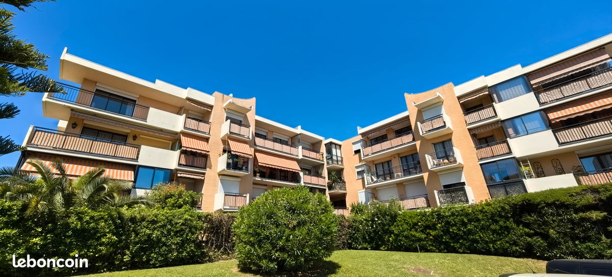 Appartement 3 pièces 64 m² · à Antibes · 64 m² · 285 000 €