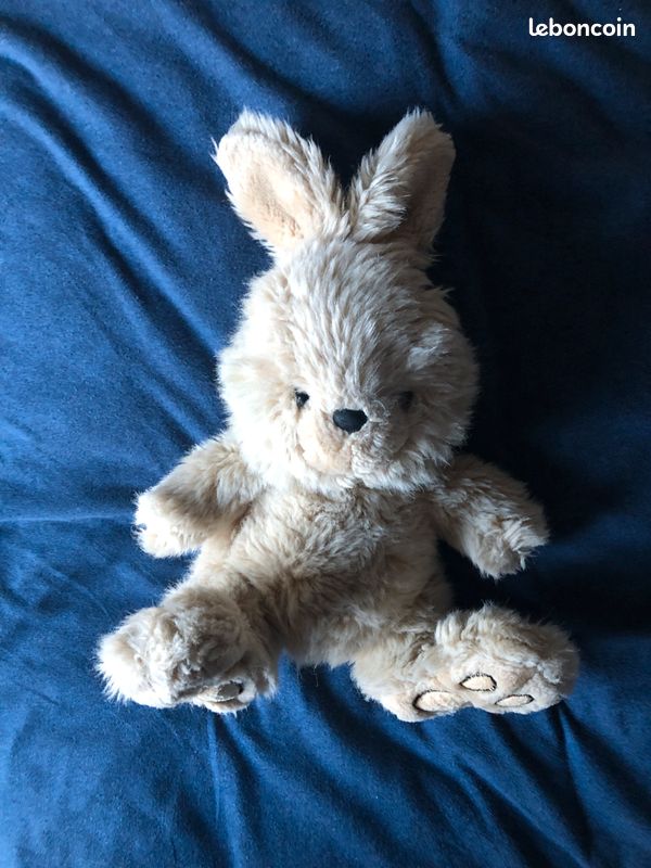 Lapin en peluche (image 1)