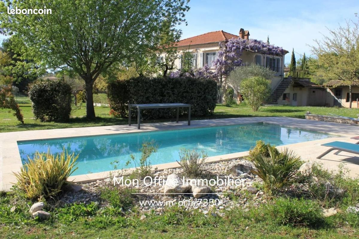 Maison 8 pièces 280 m² · à Aix-en-Provence · 280 m² · 1 345 000 €