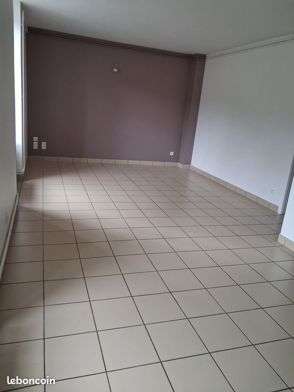Appartement 3 pièces 68 m² · à Vertolaye · 68 m² · 460 €/mois