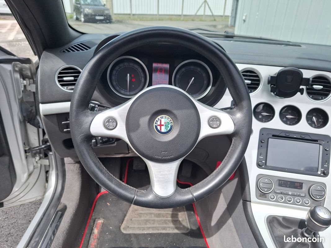ALFA ROMEO SPIDER 3.2 V6 JTS Q4 260ch CABRIOLET - 77 400 km - Garantie 12 mois (image 12)