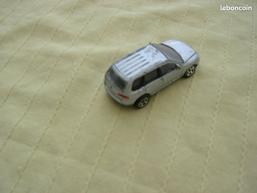 VW Touareg voiture miniature (image 4)