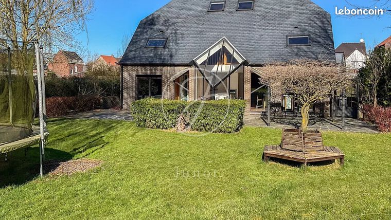 Maison 9 pièces 213 m²