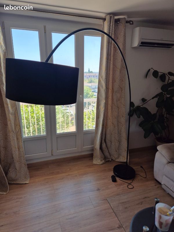 Lampadaire arc deporté (image 2)