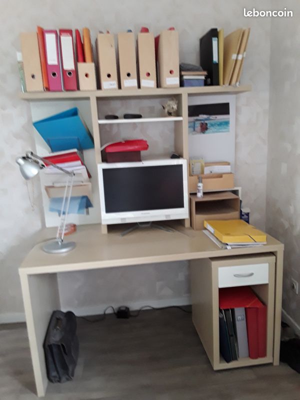 Vend bureau intérieur bon état (image 1)