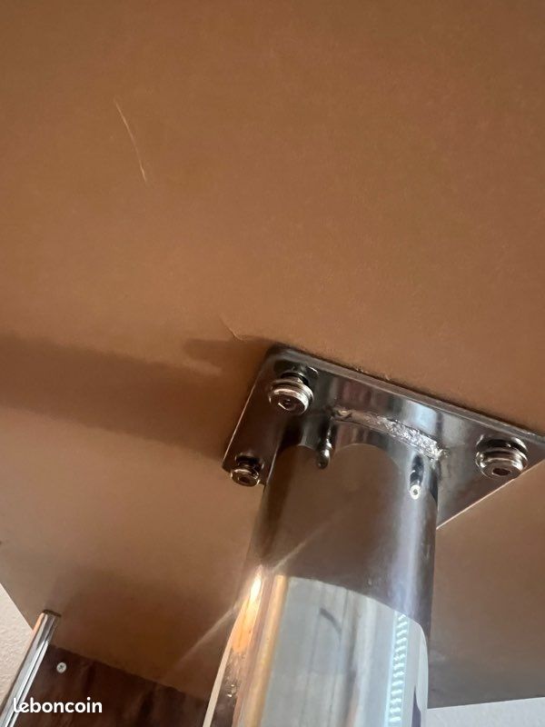 URGENT Table Bar Avec Chaises Hautes (image 7)