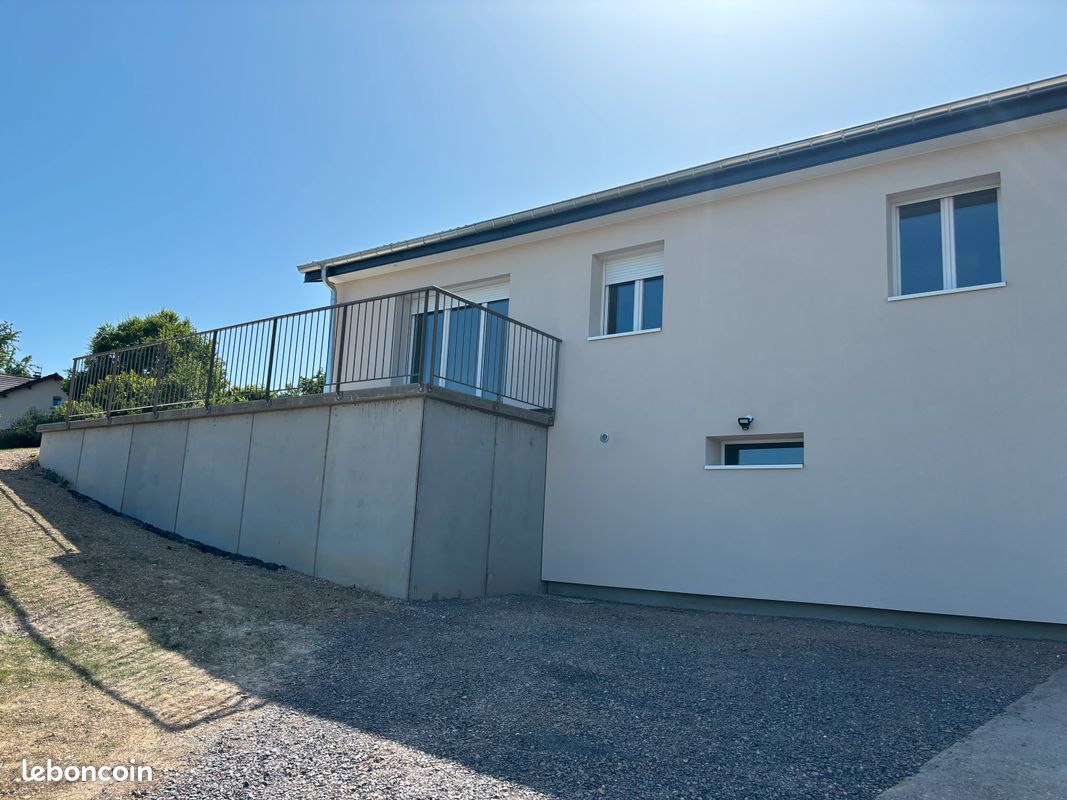 Maison 5 pièces 180 m² · à Doncières · 180 m² · 995 €/mois