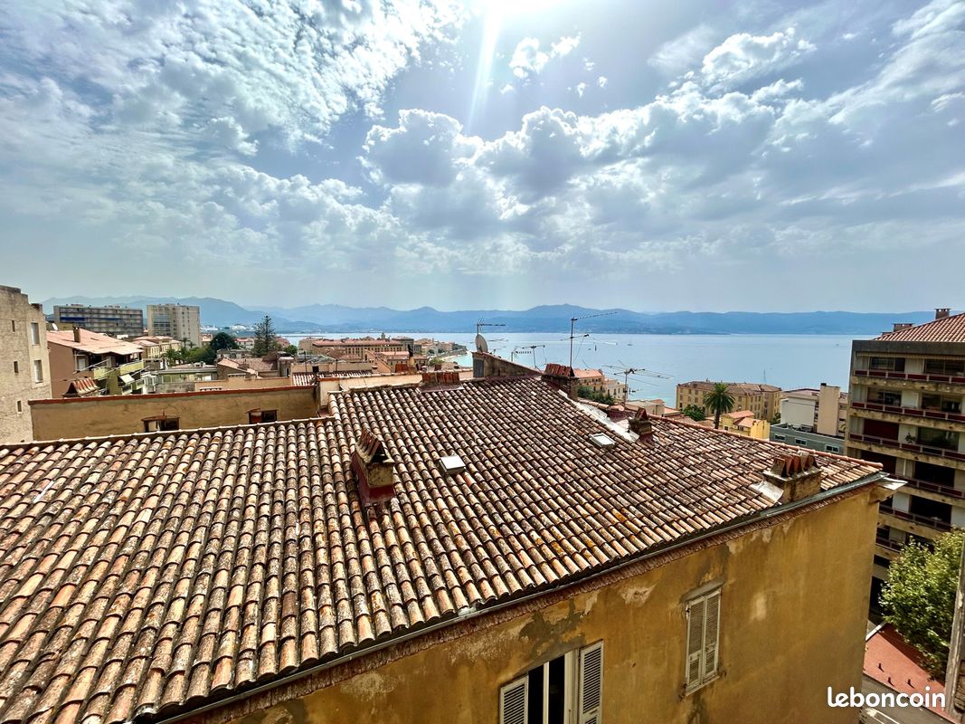 Appartement 4 pièces 97 m² · à Ajaccio · 97 m² · 1 130 €