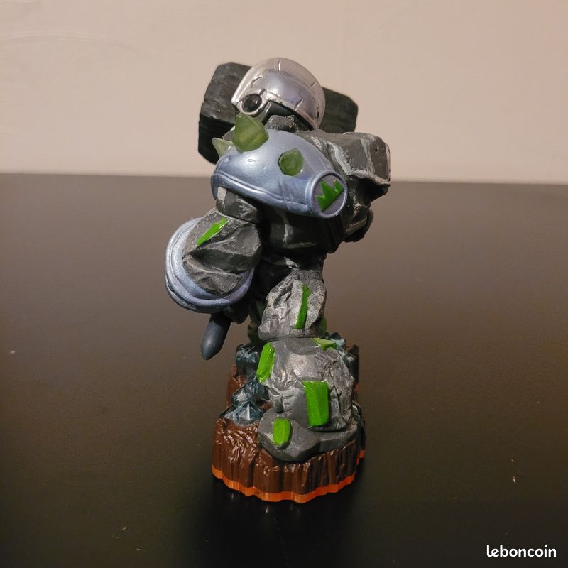 Figurine Skylanders Giants Crusher - Modèle 84515888, Bon état