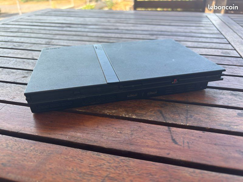 Ne lis pas jeux tout le temps ps2 slim sans câble (image 1)