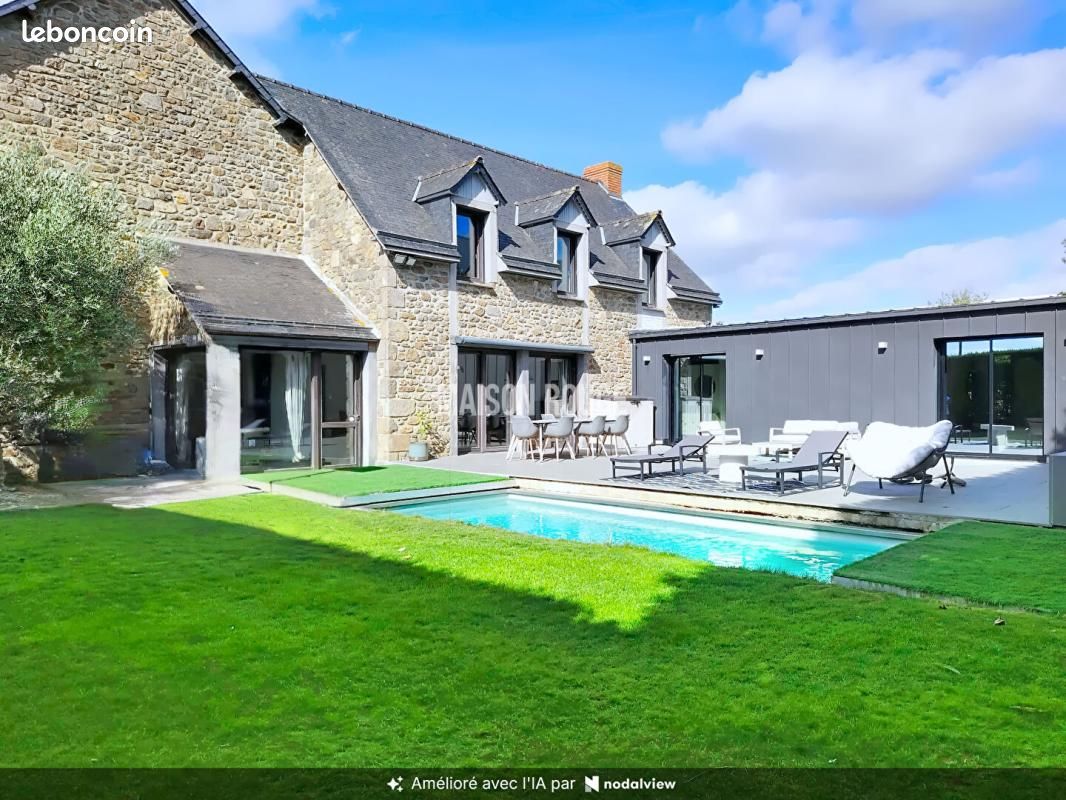 Maison 7 pièces 330 m² · à Combourg · 330 m² · 926 430 €