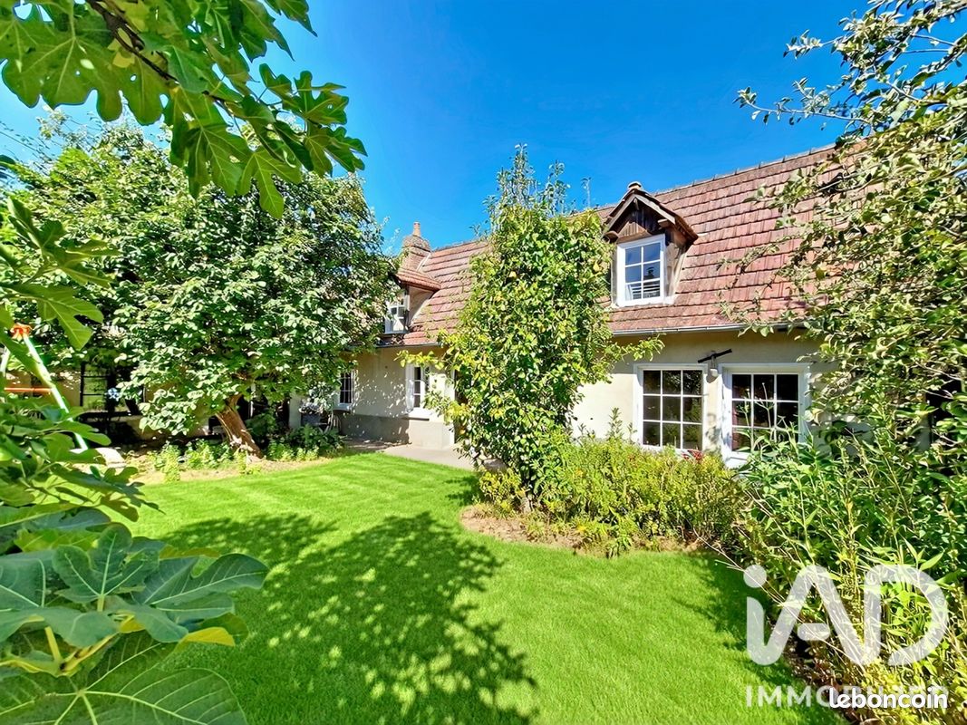 Maison 8 pièces 171 m² · à Pîtres · 171 m² · 249 000 €