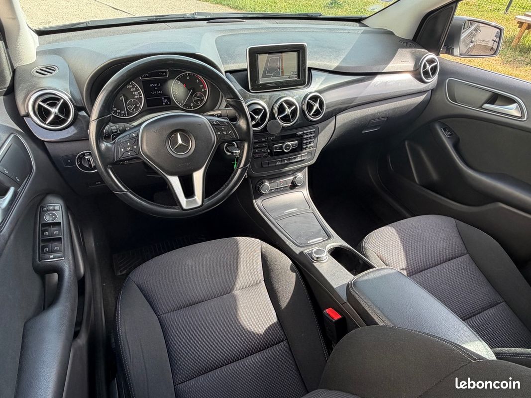 Mercedes Benz CLASSE B 180 CDI 110 CH BVA 7G-DCT / Reprise possible (image 10)