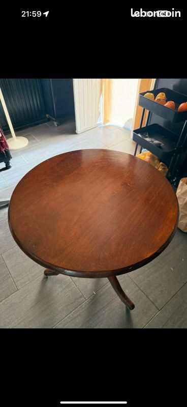 Table marron (image 1)
