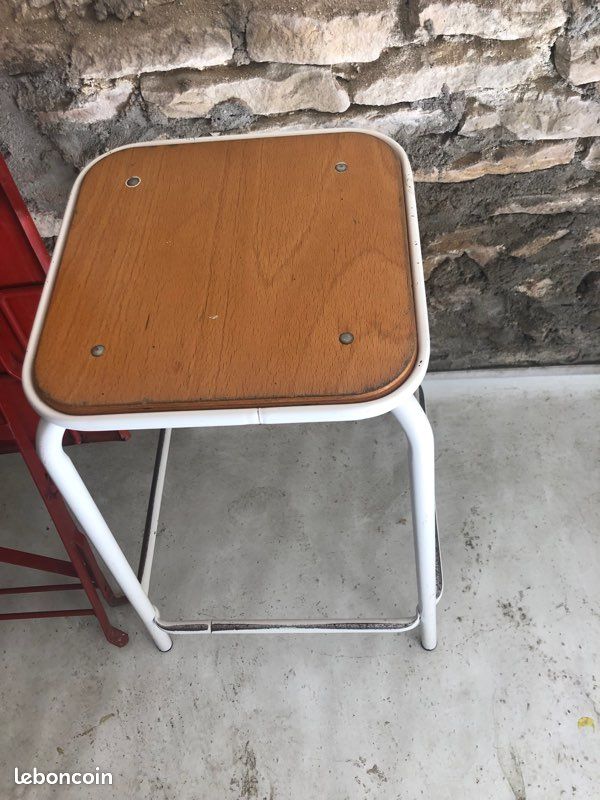 Tabouret industriel (image 1)
