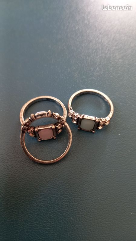Lot de 3 Bagues Neuves Fantaisie, pour femme, coloris argent femme, " Brigitte ", monture coloris argent, pierres couleurs rose/vert/blanc, Taille : S", (image 5)