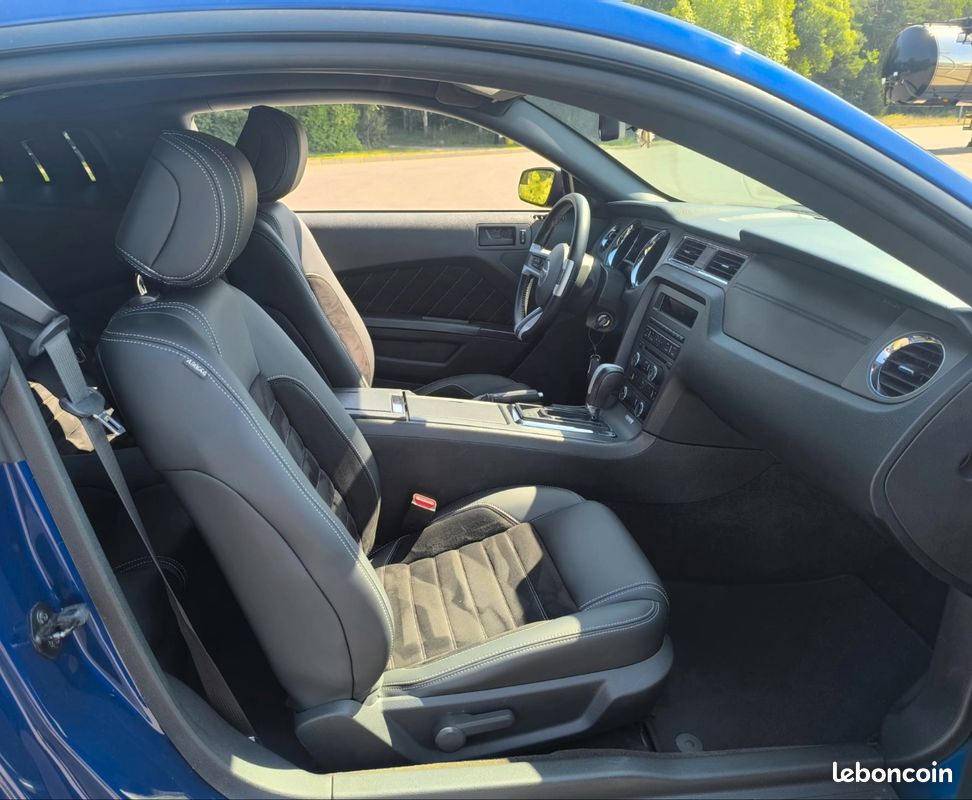 Ford Mustang V6 (image 10)