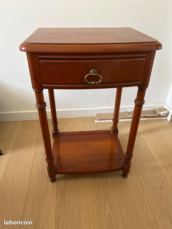 Lot 2 tables de chevet en bois (image 1)