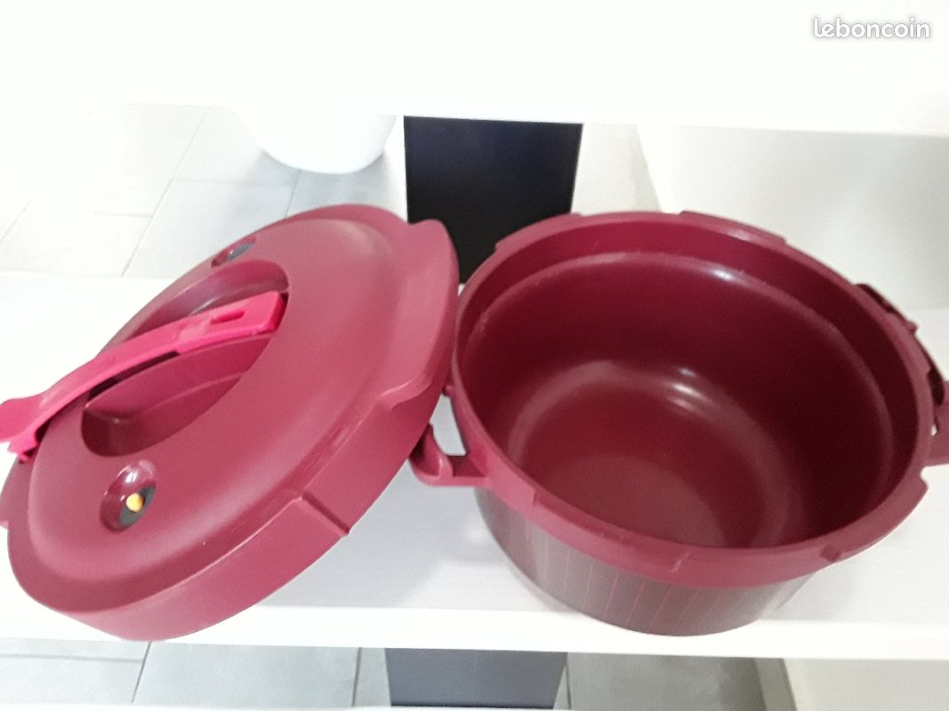 Cocotte tupperware pour micro ondes avec livre de recettes (image 1)