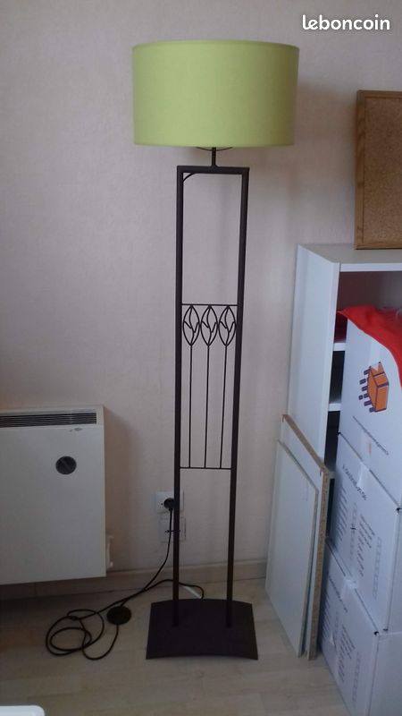 Lampadaire abat-jour vert anis pied façon fer forgé moderne (image 1)