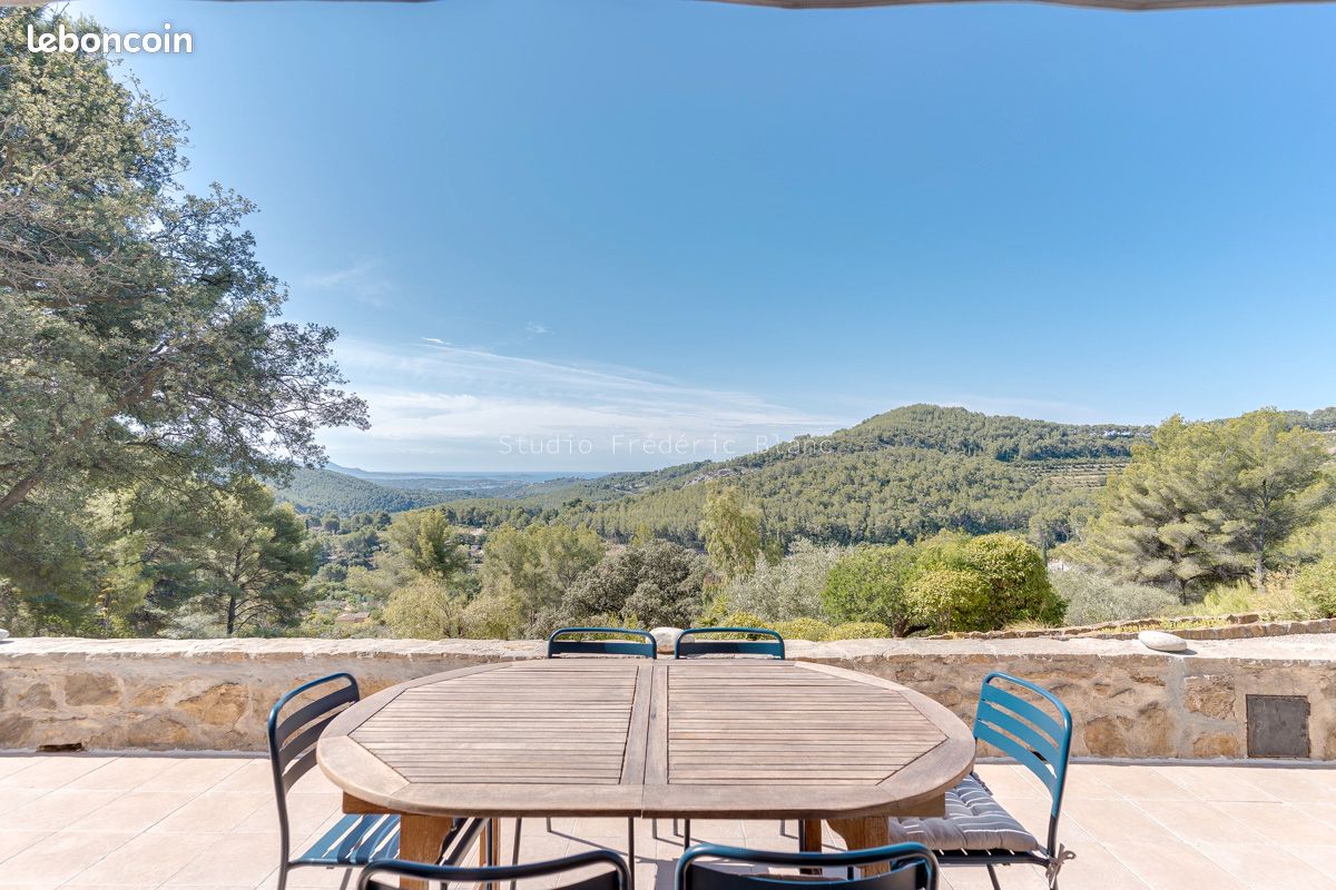 Maison 6 pièces 220 m² · à La Cadière-d'Azur · 220 m² · 1 250 000 €