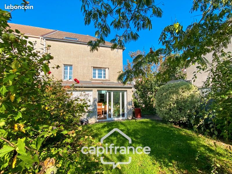 Maison 11 pièces 357 m² · à Villevaudé · 357 m² · 482 000 €