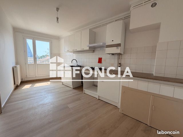 Appartement 4 pièces 80 m² · à Bergerac · 80 m² · 655 €/mois