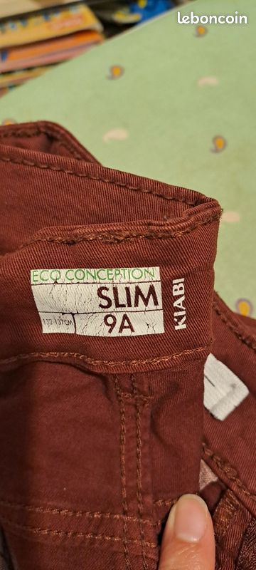 Pantalon bordeaux 9 ans (image 3)