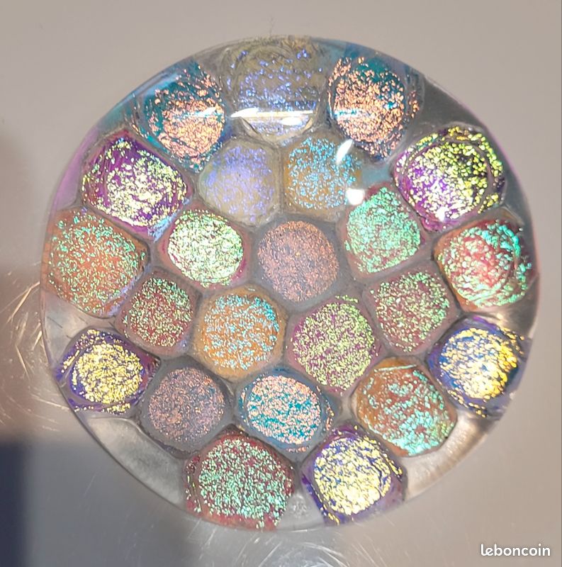 Pendentif en verre multicolore (image 1)