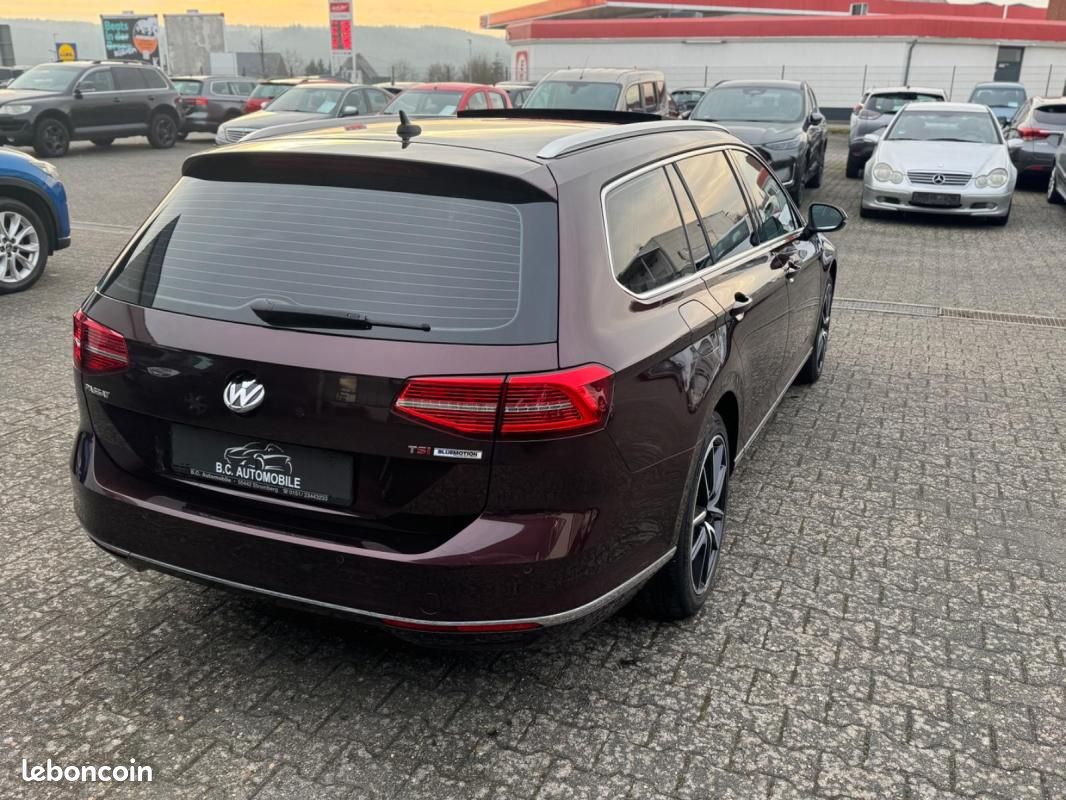 Volkswagen Passat SW Highline 1.4 TSI 150 ch / Virtual Cockpit Toit panoramique Caméra LED (image 6)