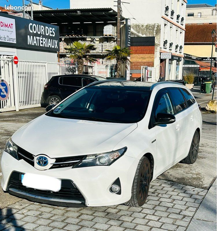 Toyota Auris Touring Sports Voitures