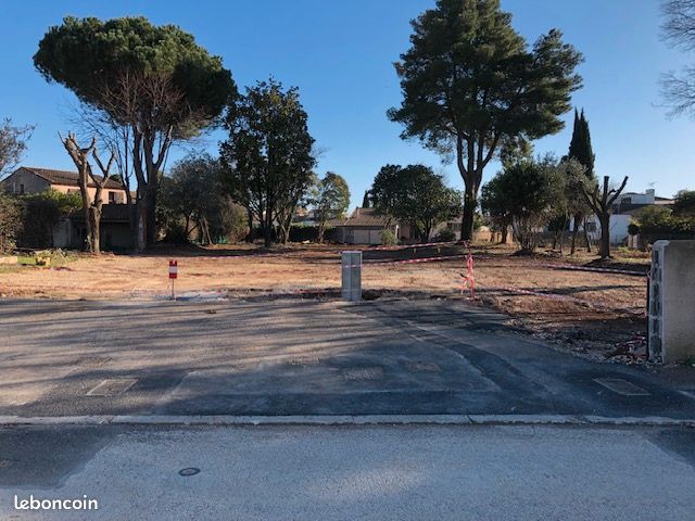 Terrain viabilisé 704 m2 à Mauguio · 450 000 €
