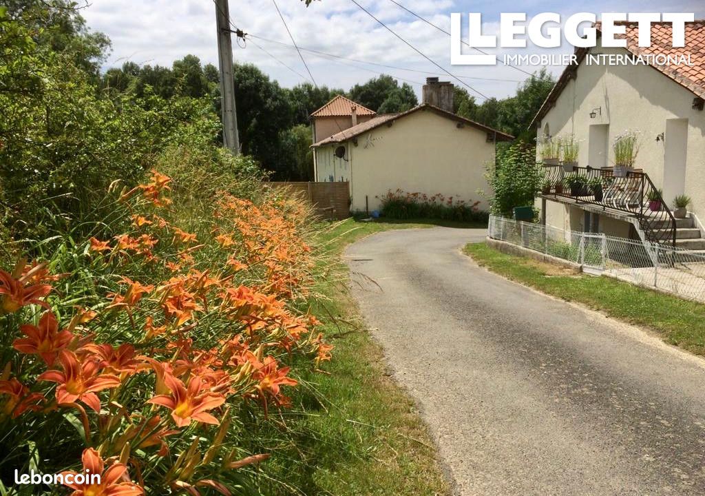 Maison 10 pièces 305 m² - Mazerolles 16310 (image principale 8)