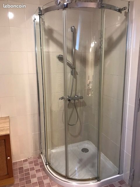 Vend paroie de douche (image 2)