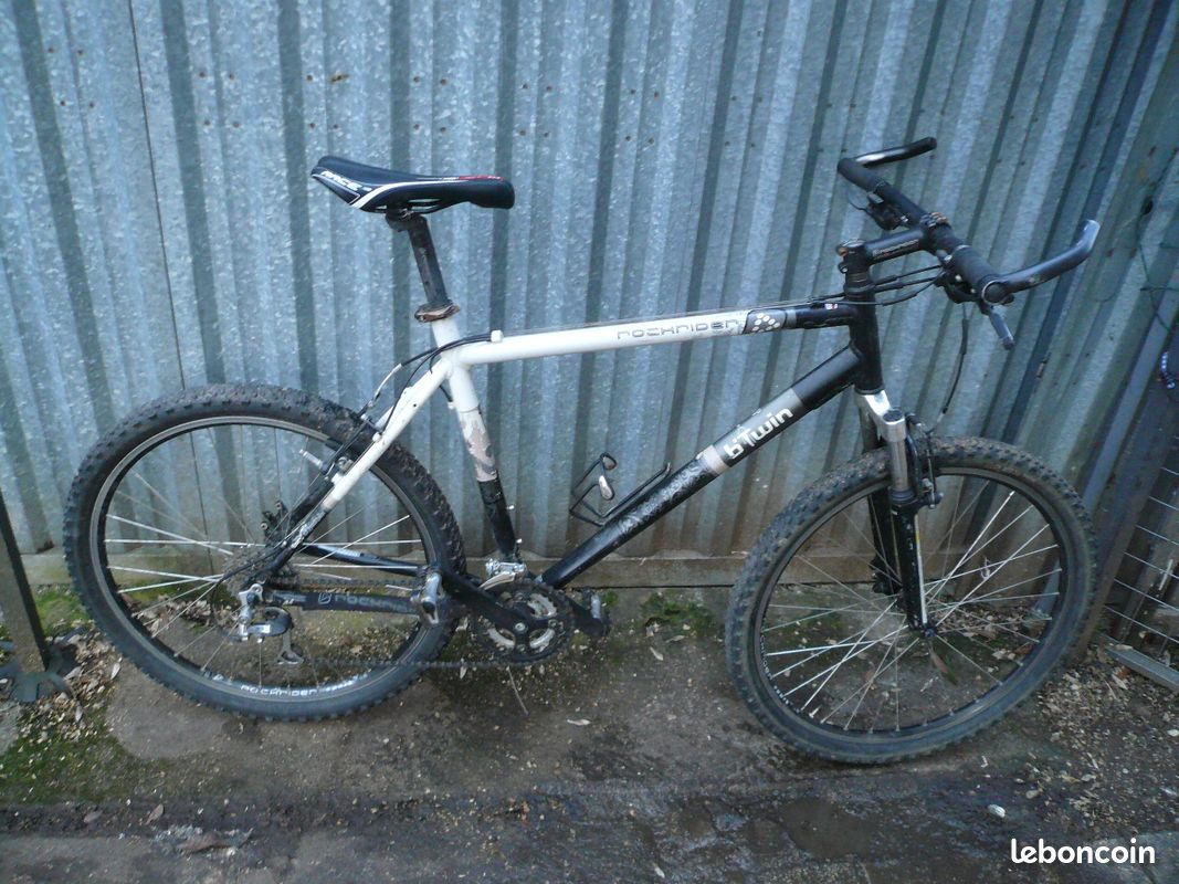 Vélo VTT 26 pouces Rockrider Btwin très bon état, révisé taille L (image 2)