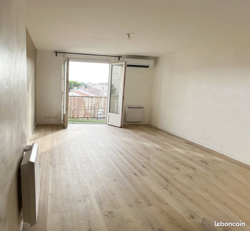 Appartement 3 pièces 54 m² · à Toulon · 54 m² · 130 000 €