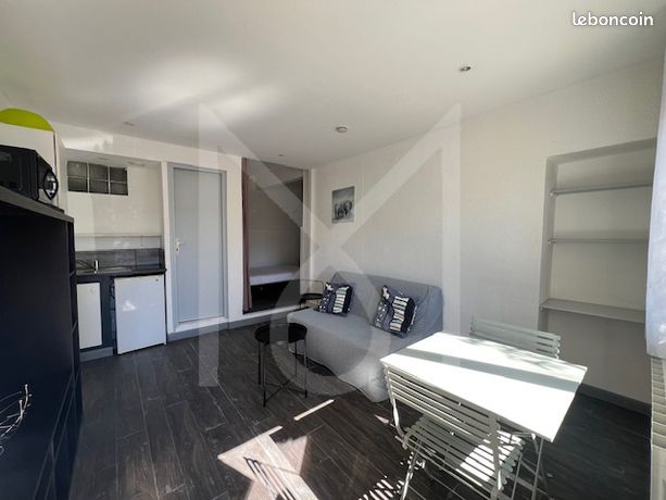 Studio 1 pièce 27 m²